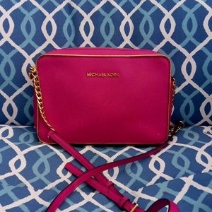 👜 Pink Michael Kors crossbody bag 👜